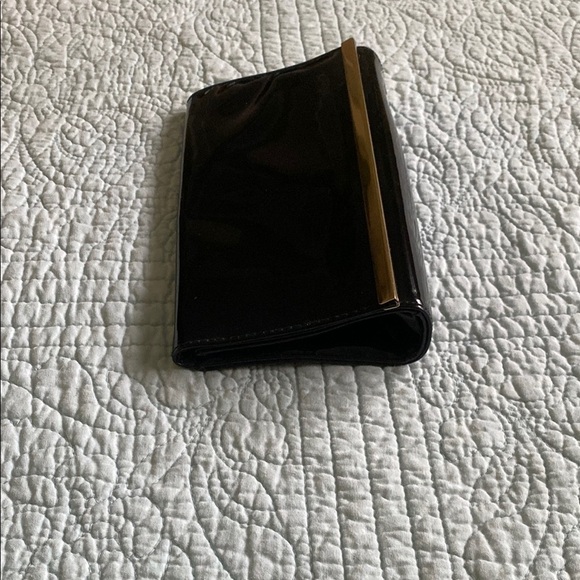 Estee Lauder Black and Gold Elegant Clutch - Picture 5 of 8